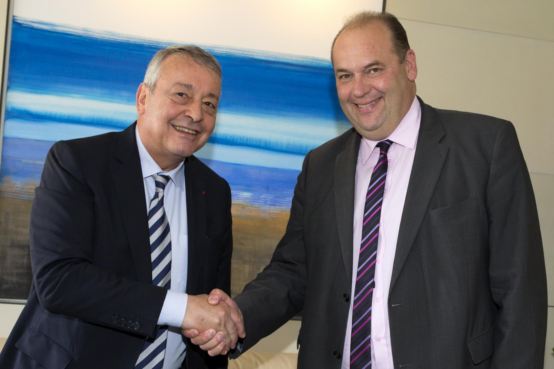 Signature du partenariat entre Veolia et l'ANEL