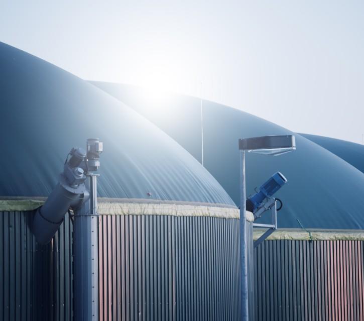 Image d’une unité de méthanisation appartenant à un agriculteur en Loire-Atlantique pour la valorisation des biodéchets 