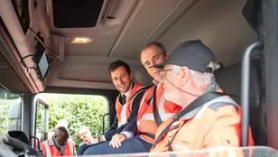 Visite ministérielle sur l’agence de Carrières-sous-Poissy